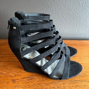 Black Guess strapped heels